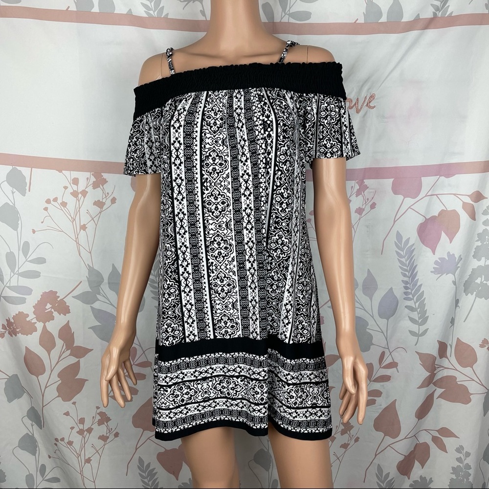 THREE PINK HEARTS Women's Black And‎ White Off The Shoulder Dress: Size  X small